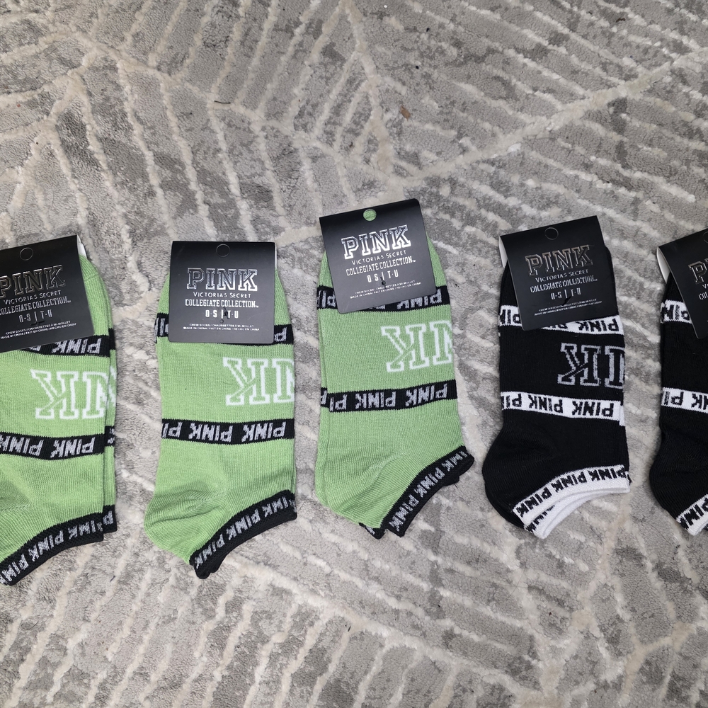PINK Victoria's Secret Women's Green and Black Ankle Socks